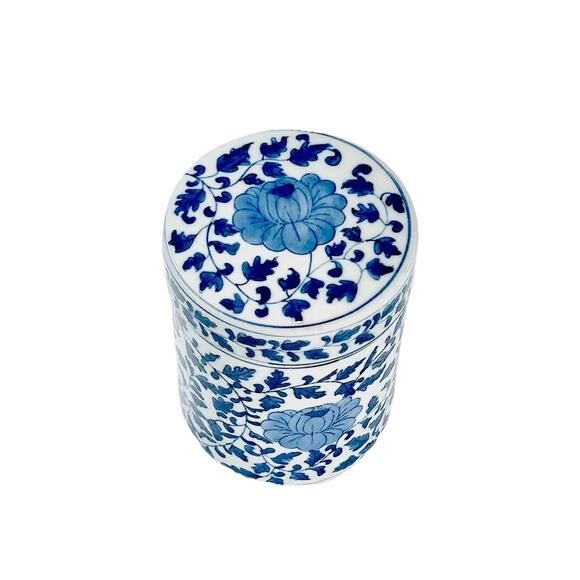 Blue and White Ceramic Chinese Jar Canister Lidded Mark Collectible 7” - Picture 2 of 6